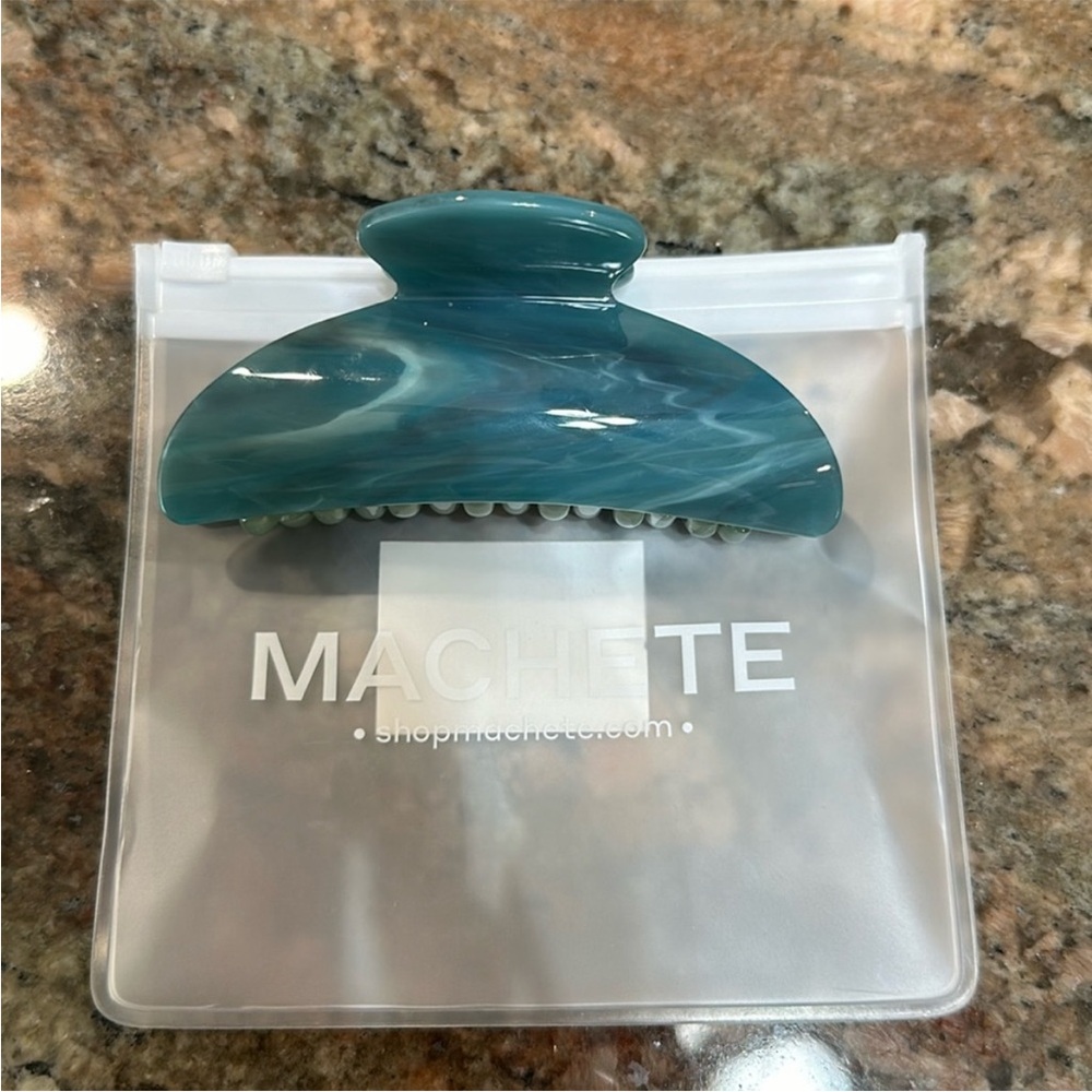 NWT- Machete hair claw clip in jade
